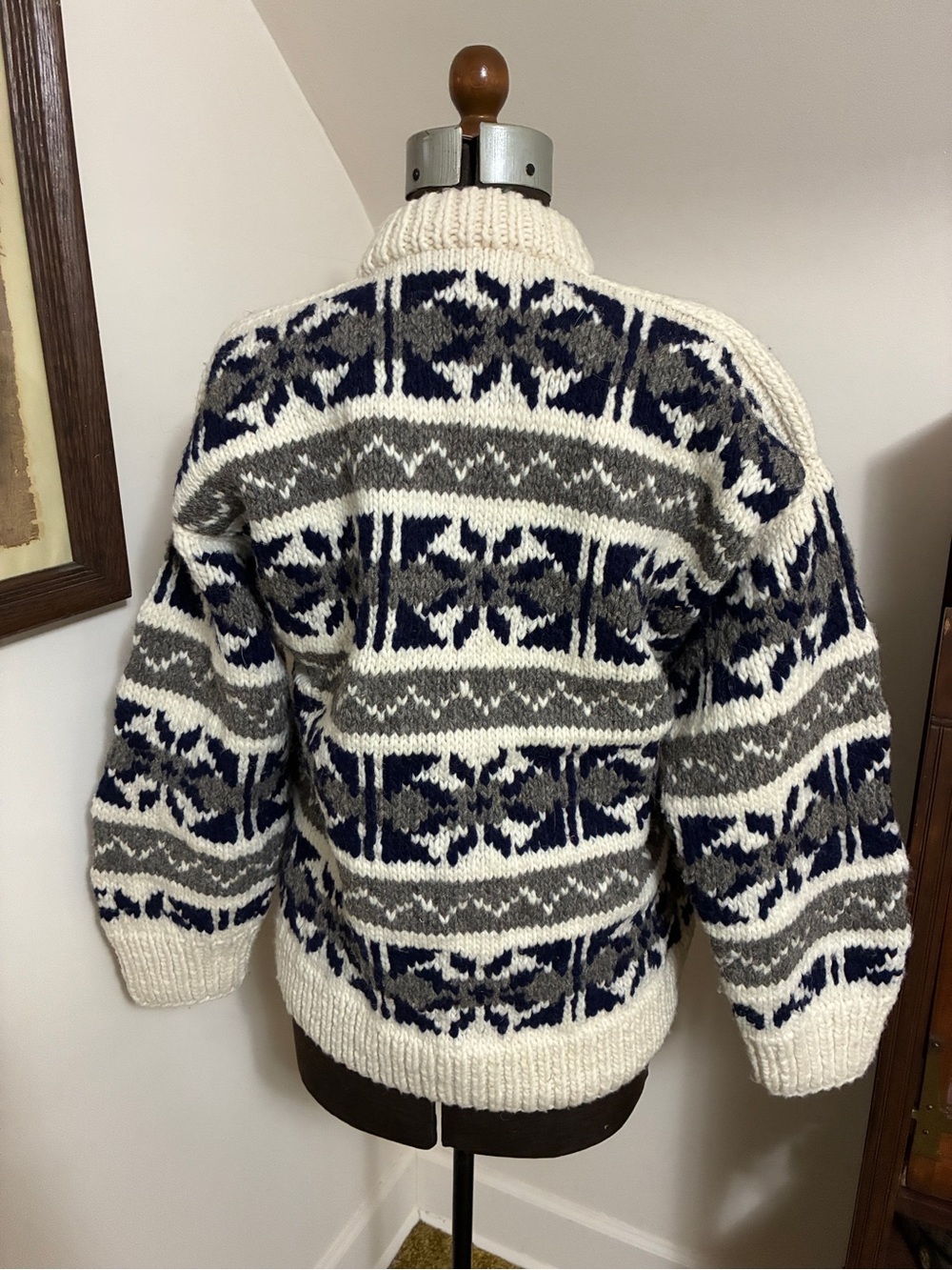 Vintage Hand Made in Ecuador Button-Up Cardigan - Picture 2 of 7